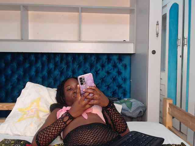 LadyDiva69 webcam