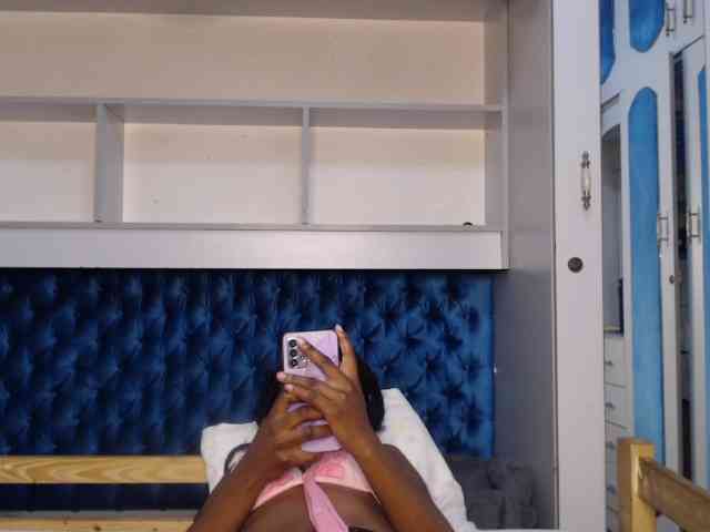 LadyDiva69 webcam