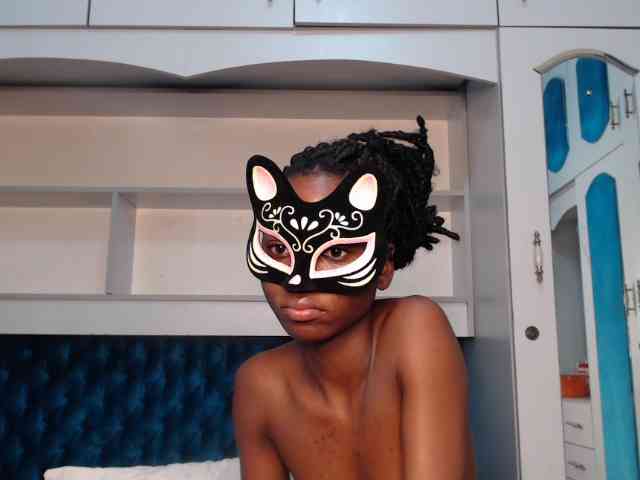 LadyDiva69 webcam
