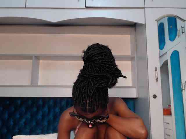 LadyDiva69 webcam