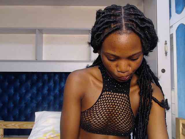 LadyDiva69 webcam