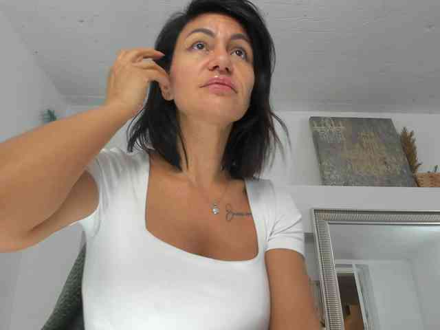VickyIvy webcam