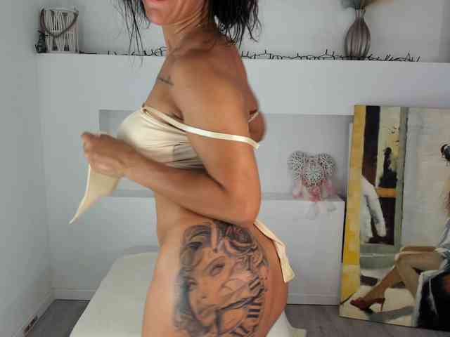 VickyIvy webcam
