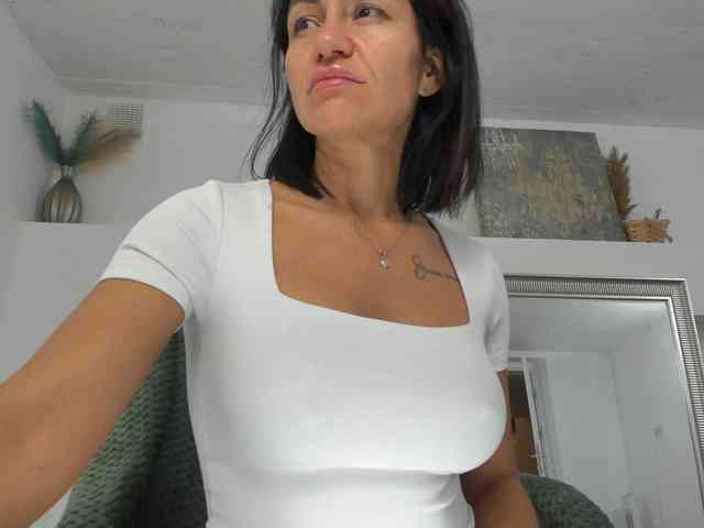 VickyIvy webcam