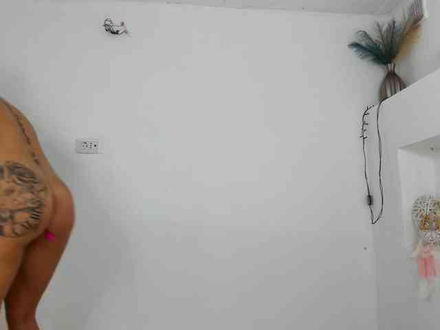 VickyIvy webcam