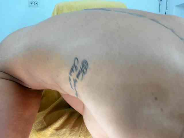 VickyIvy webcam