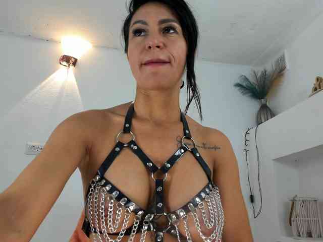 VickyIvy webcam