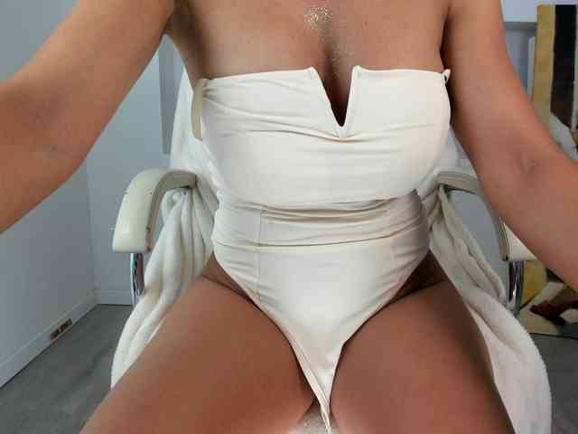 VickyIvy webcam
