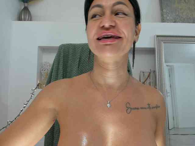 VickyIvy webcam