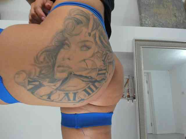 VickyIvy webcam