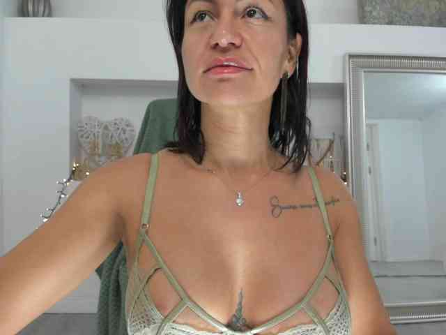 VickyIvy webcam
