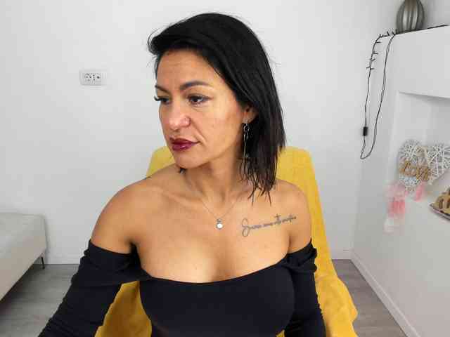 VickyIvy webcam