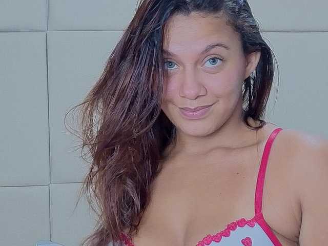 le modèle Soraafire est en webcam porno dans un show sur le site bongacams, il possède les tags suivants: Latino/Hispanic,Brunette,Hairy