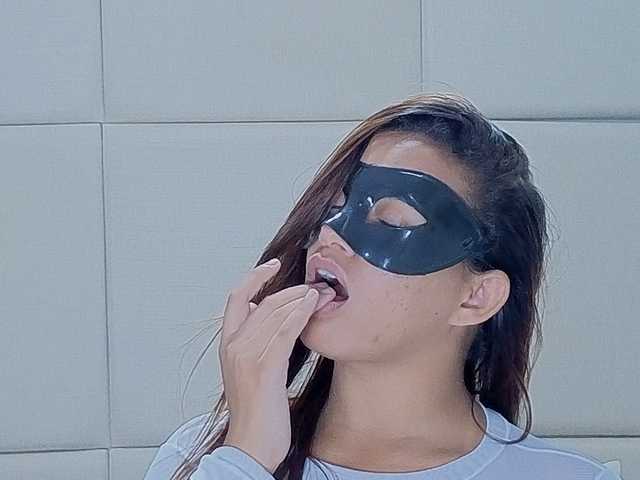 Soraafire's BongaCams show and profile