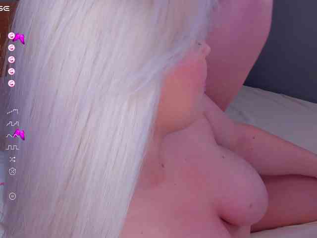 JosephineBlairs webcam