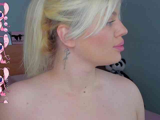 JosephineBlairs webcam