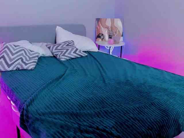 AngelaRoy webcam