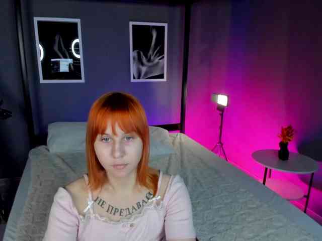 AngelaRoy webcam