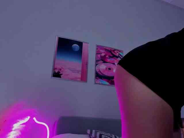 AngelaRoy webcam
