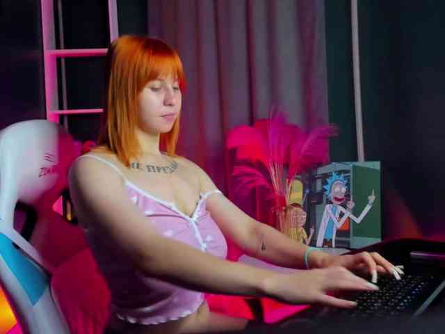 AngelaRoy webcam