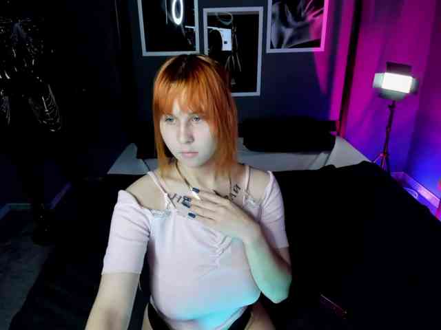 AngelaRoy webcam