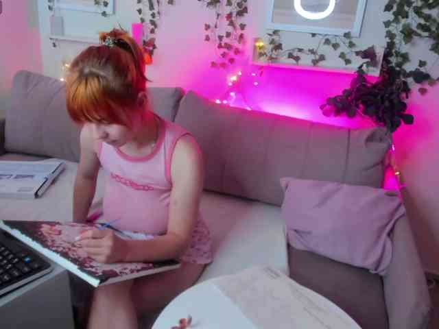 AngelaRoy webcam