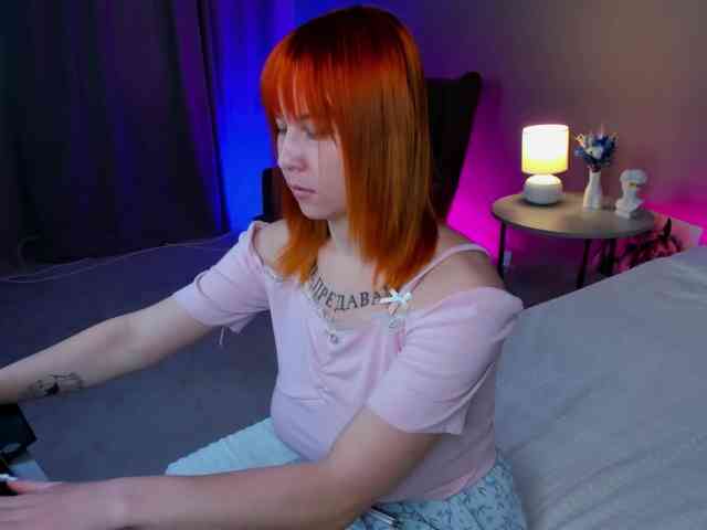 AngelaRoy webcam