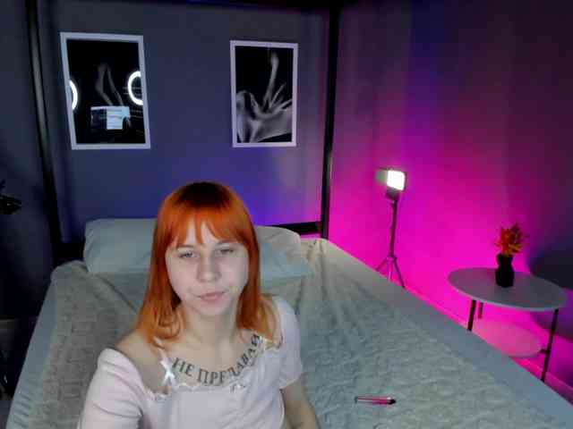 AngelaRoy webcam