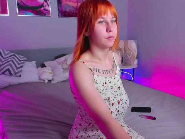 AngelaRoy webcam