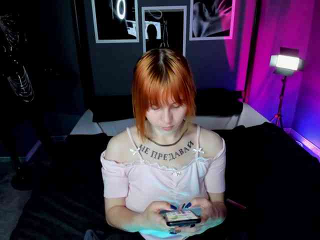 AngelaRoy webcam