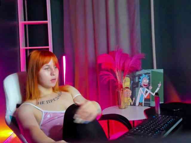 AngelaRoy webcam