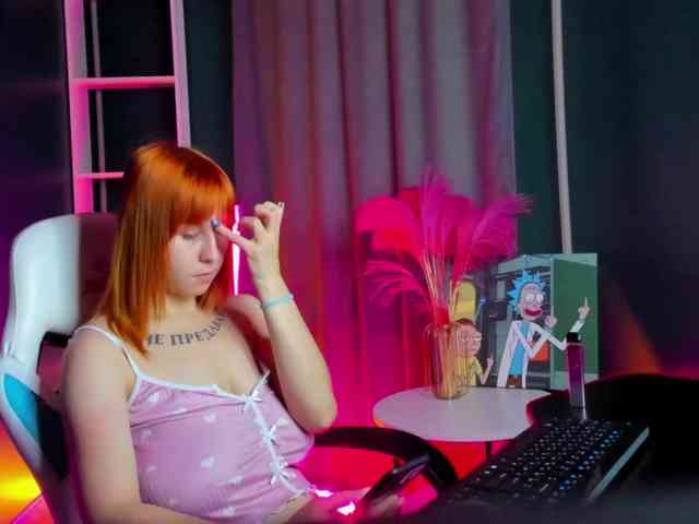 AngelaRoy webcam