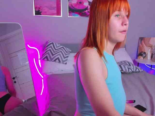 AngelaRoy webcam