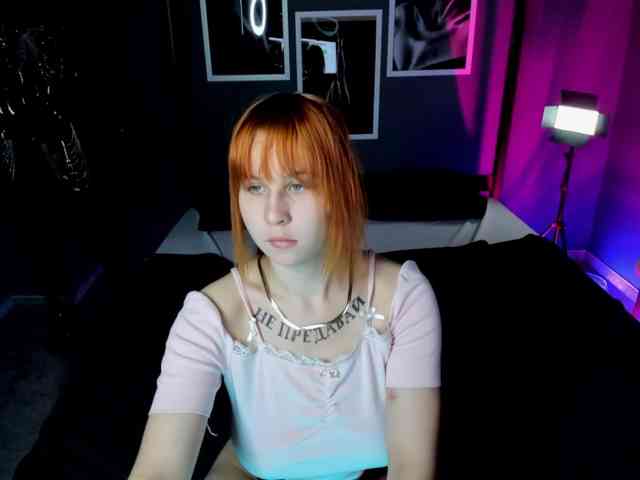 AngelaRoy webcam