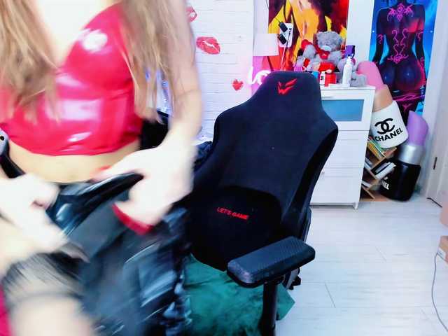 BaddNikky's BongaCams show and profile