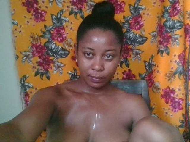 FredahSannie's BongaCams show and profile