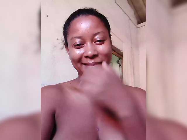 FredahSannie's BongaCams show and profile