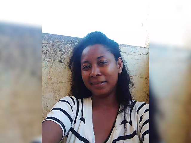 FredahSannie's BongaCams show and profile