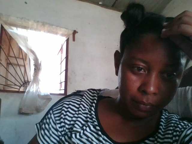 FredahSannie Live Cam on BongaCams