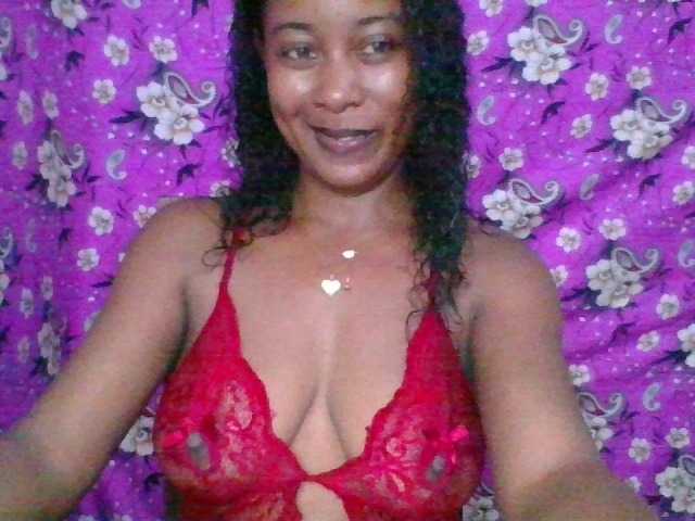 FredahSannie's BongaCams show and profile