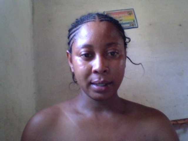 FredahSannie's BongaCams show and profile