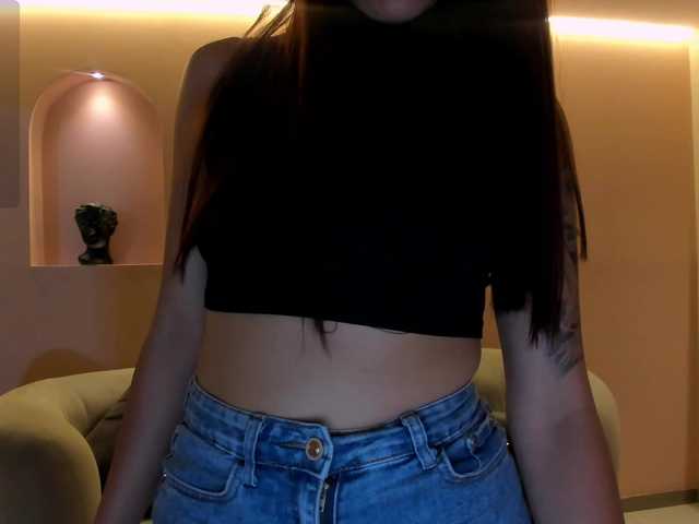 IsabellaKroft on BongaCams 