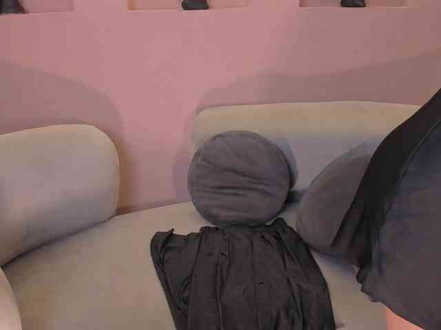 IsabellaKroft webcam