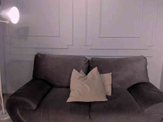 IsabellaKroft webcam