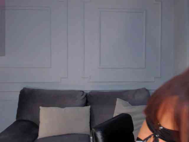 IsabellaKroft webcam