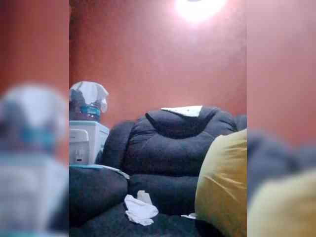 CreamyClit webcam
