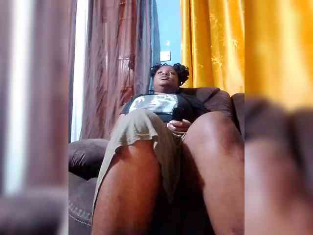 CreamyClit webcam