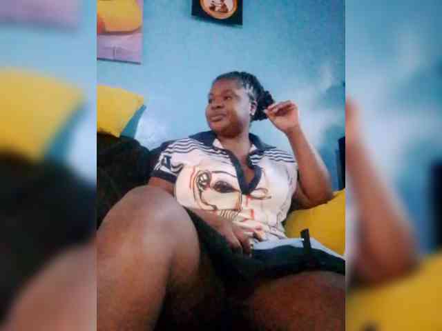 CreamyClit webcam