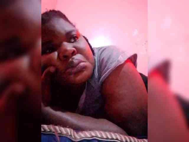 CreamyClit webcam