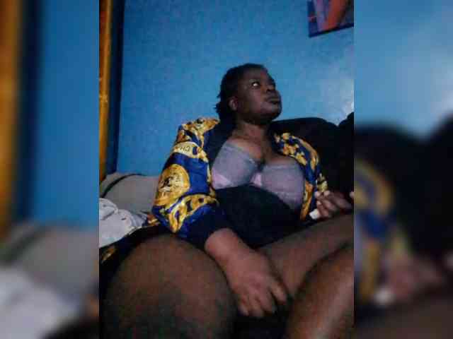 CreamyClit webcam